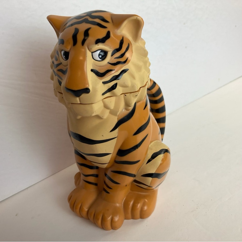 Vtg Tiger Mug 8” Cup W/ Lid Hinged Ringling Bros Barnum & Bailey Circus Souvenir